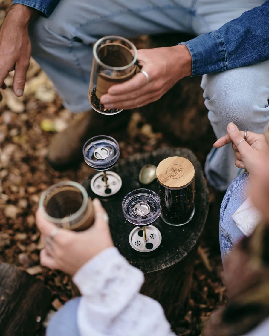 Loose leaf tea brewing and plunging in the GROUNDD xpress